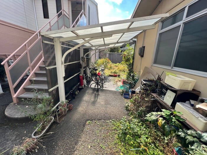 物件外観写真3　(エントランス部分)