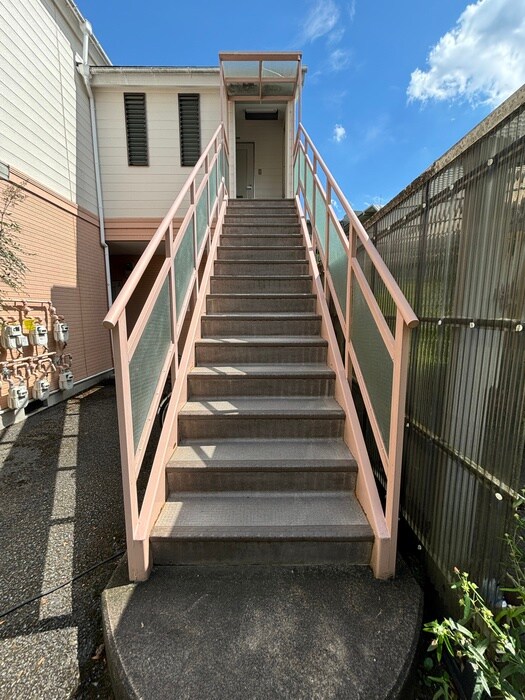 物件外観写真4　(エントランス部分)