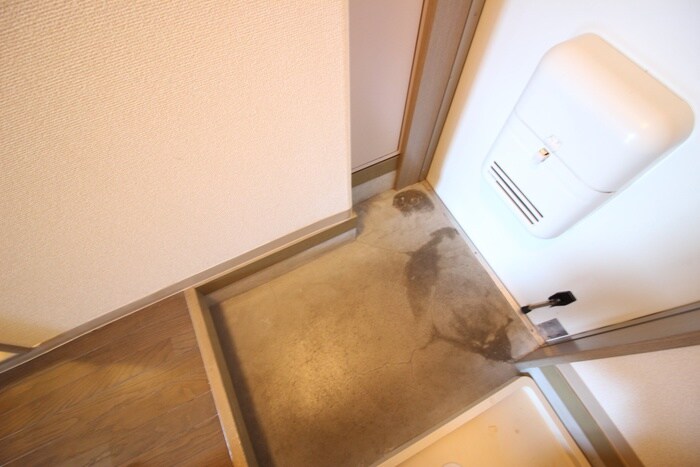 物件内観写真16　(玄関)