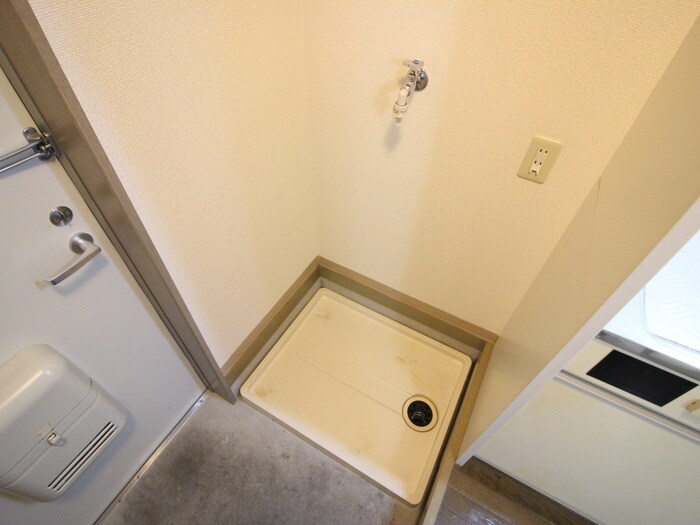 物件内観写真19　(洗濯機置場)