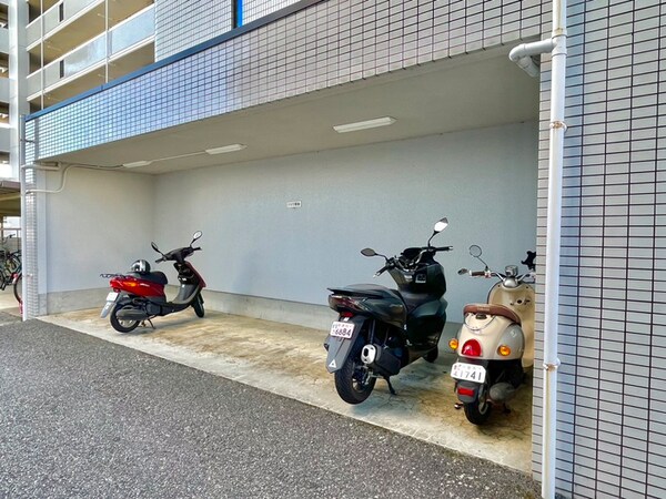 バイク置き場