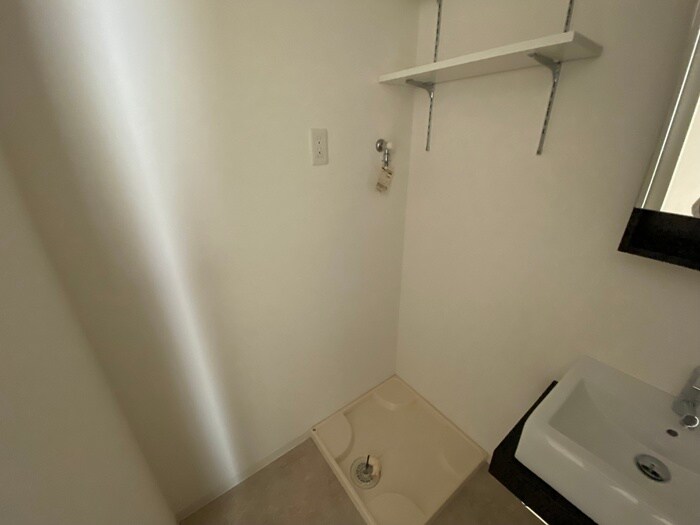 物件内観写真15　(洗濯機置場)