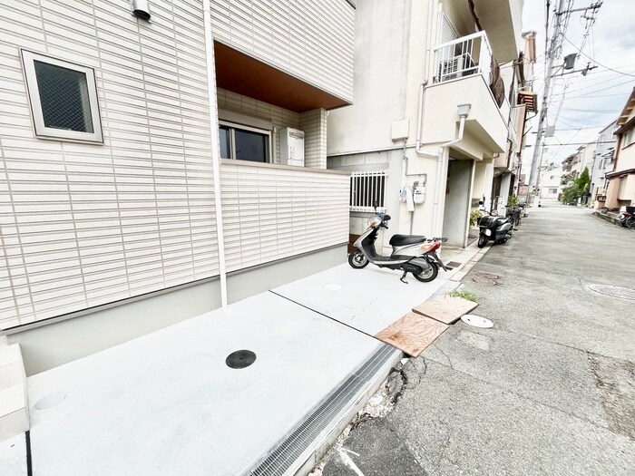 物件外観写真4　(駐輪場)