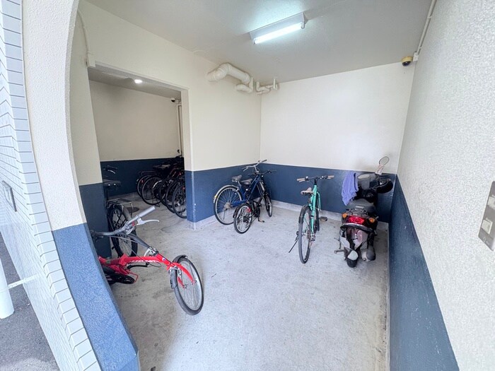 物件外観写真3　(駐輪場)