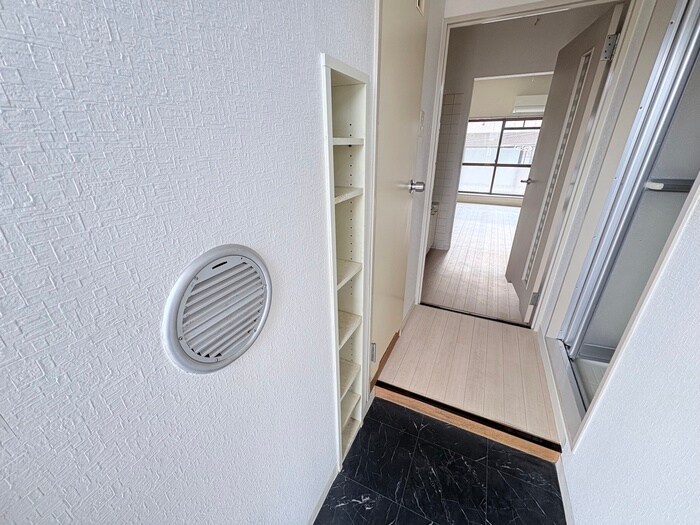 物件内観写真13　(靴箱)