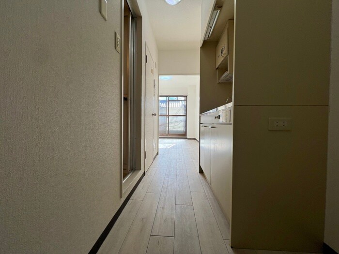 物件内観写真16　(廊下)