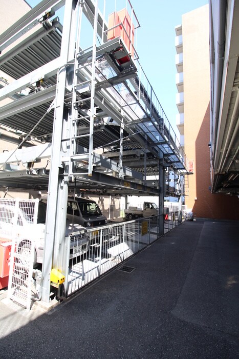 物件外観写真3　(駐車場)