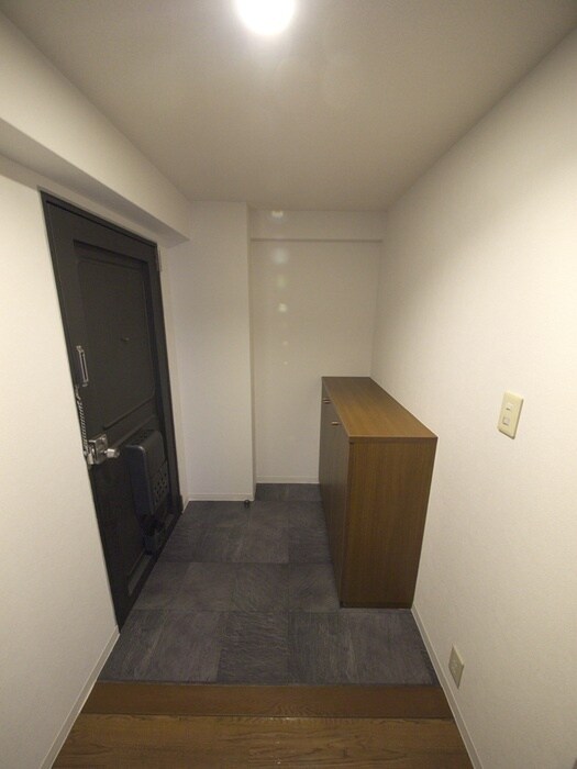 物件内観写真18　(玄関)