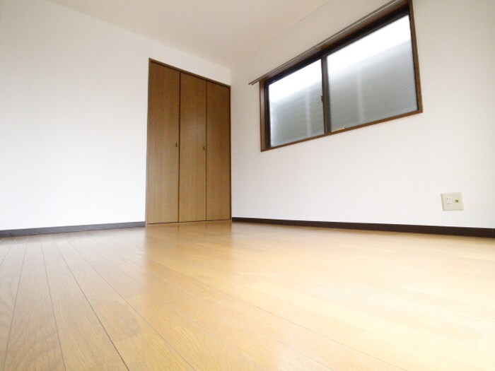 物件内観写真4　(居室)