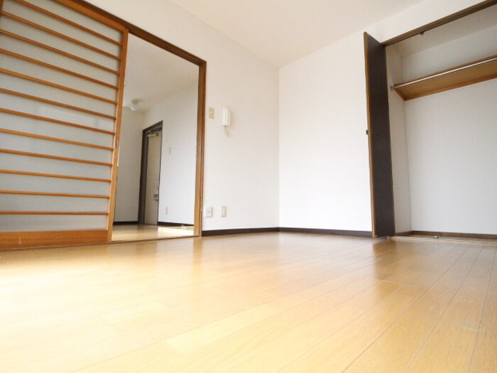 物件内観写真5　(居室)