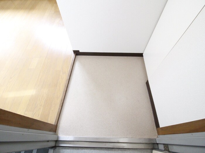 物件内観写真12　(玄関)