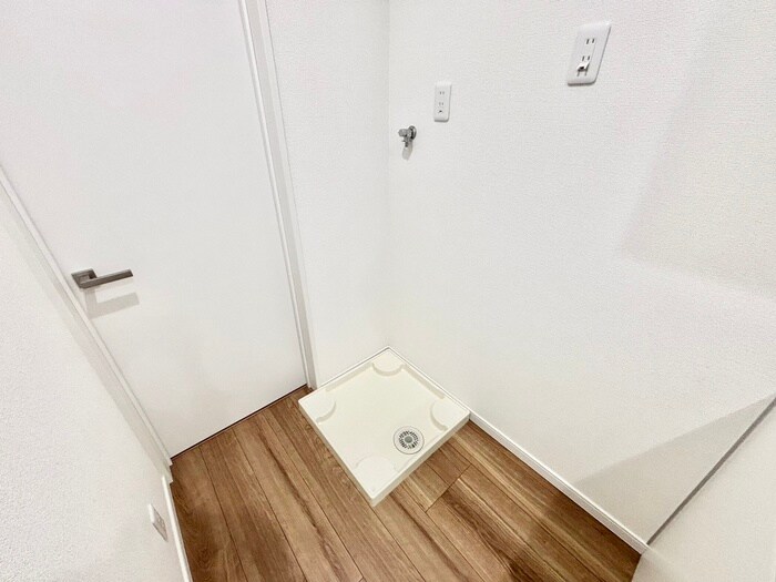 物件内観写真16　(洗濯機置場)