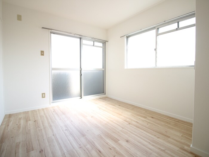 物件内観写真9　(居室)