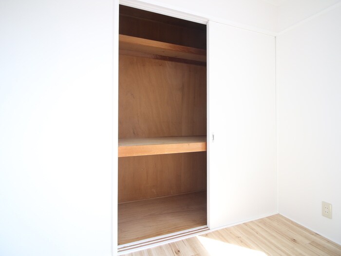 物件内観写真12　(収納)
