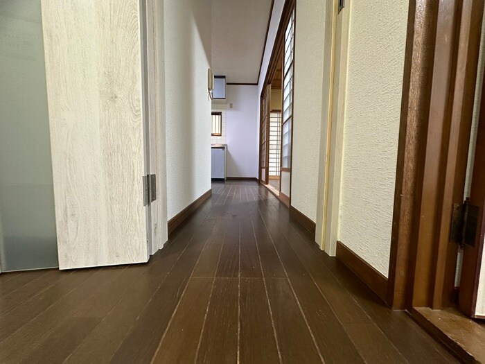 物件内観写真15　(廊下)