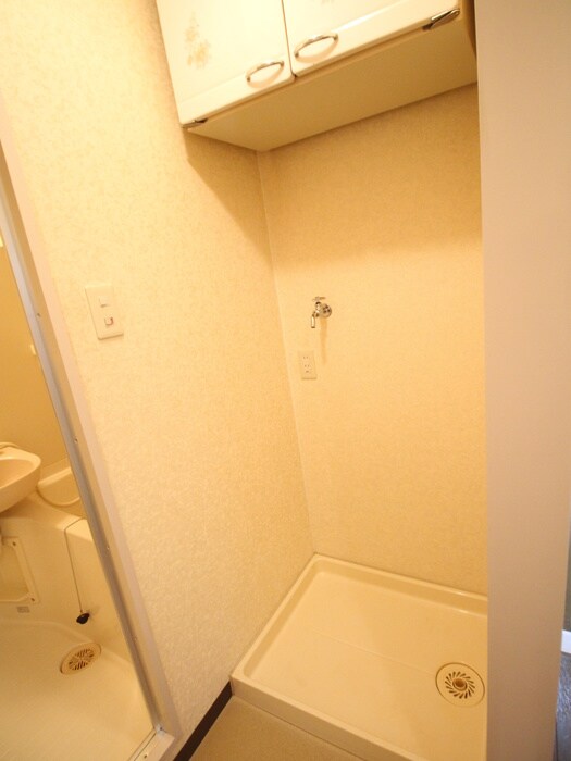 物件内観写真14　(洗濯機置場)