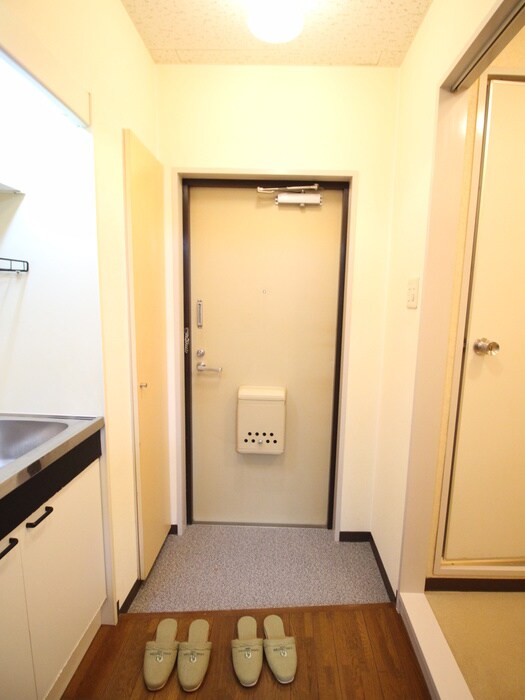 物件内観写真17　(玄関)