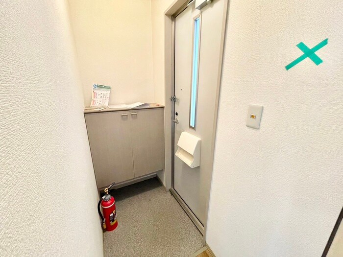 物件内観写真17　(玄関)