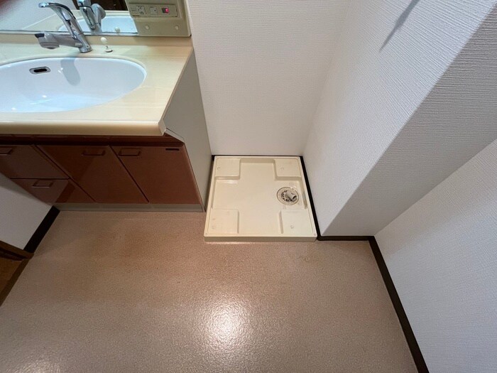 物件内観写真20　(洗濯機置場)