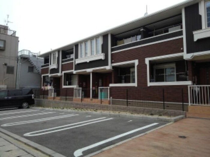 物件外観写真3　(駐車場)