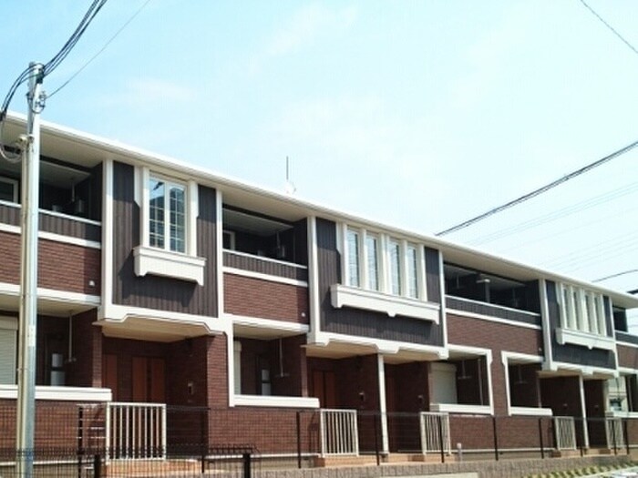 物件外観写真6　(エントランス部分)