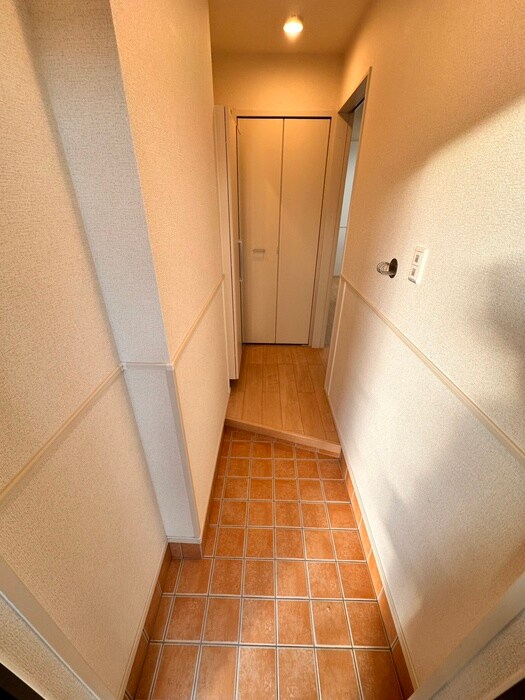 物件内観写真15　(玄関)