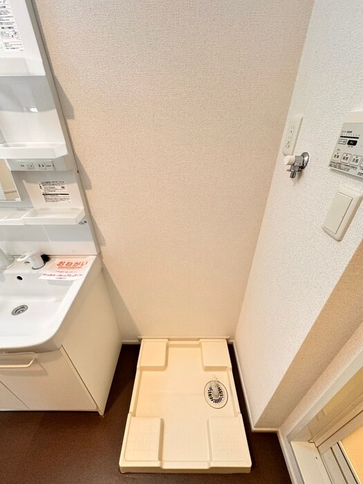 物件内観写真19　(洗濯機置場)