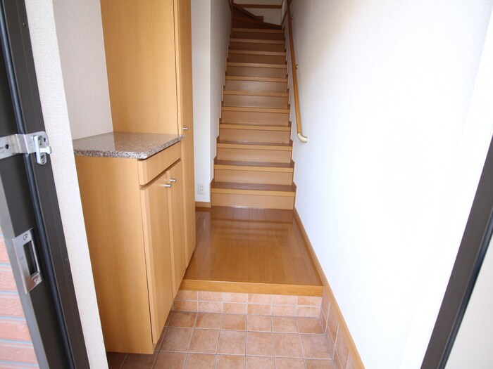 物件内観写真19　(玄関)