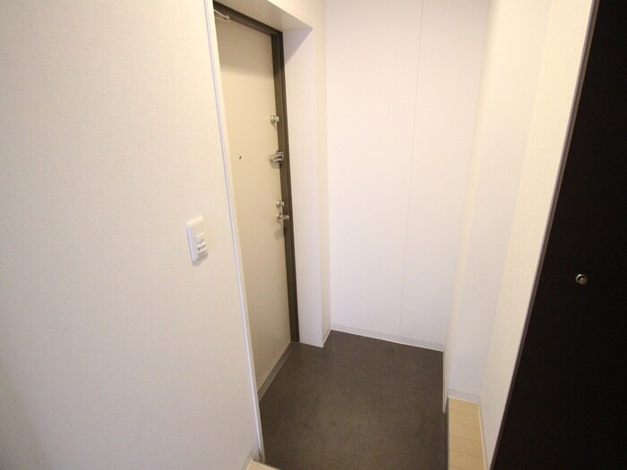 物件内観写真6　(玄関)