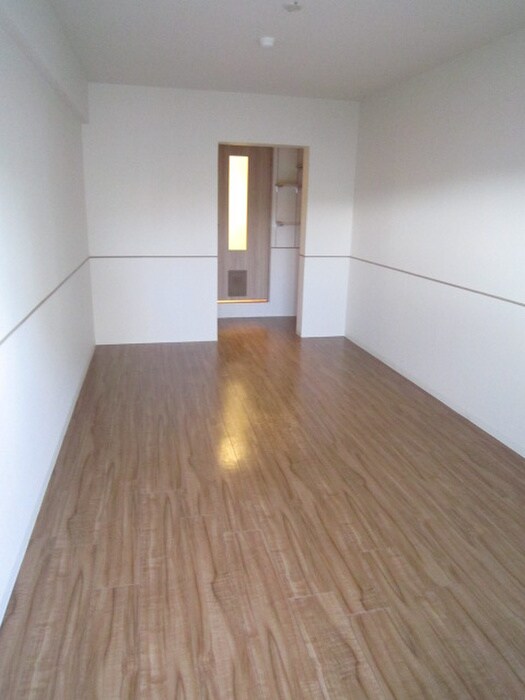 物件内観写真4　(居室)