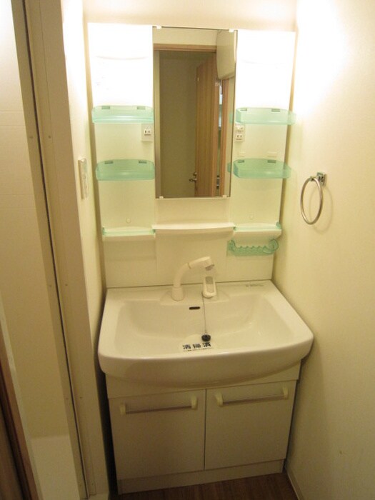 物件内観写真8　(洗面)