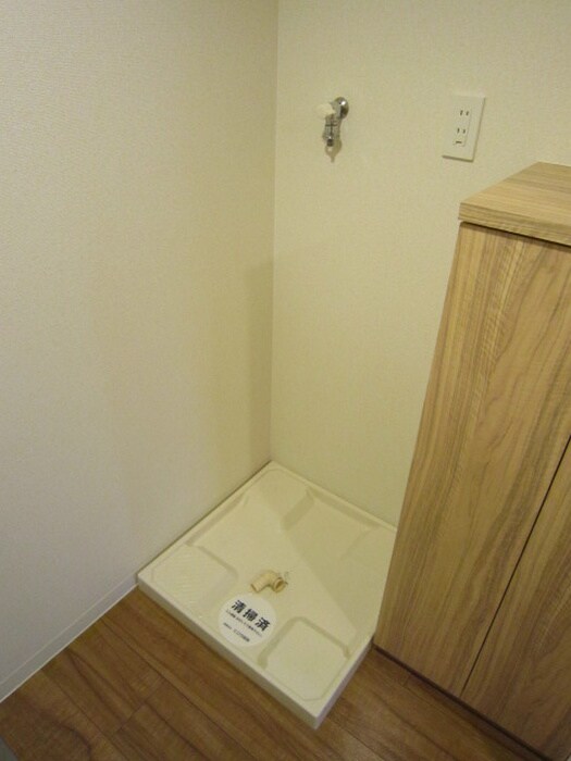 物件内観写真11　(洗濯機置場)