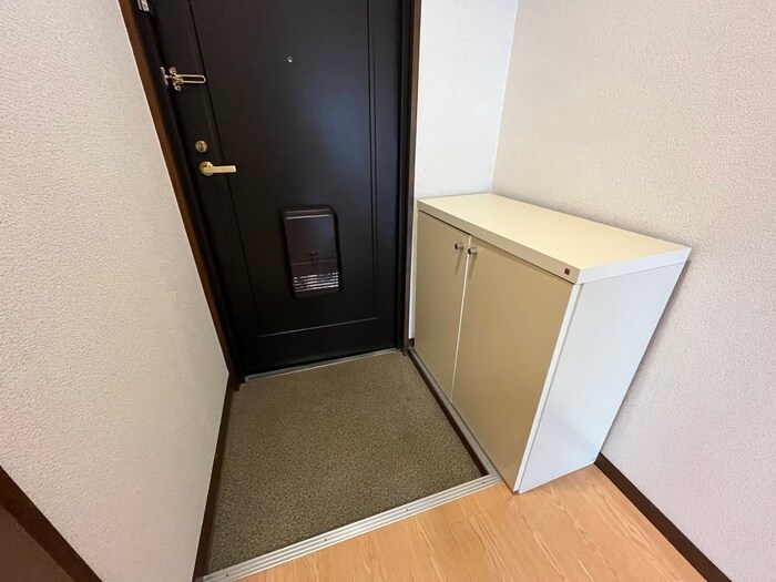 物件内観写真15　(玄関)