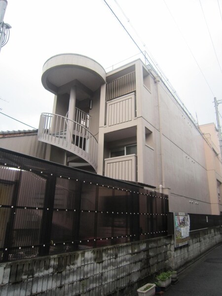 ロイヤル西陣外観写真