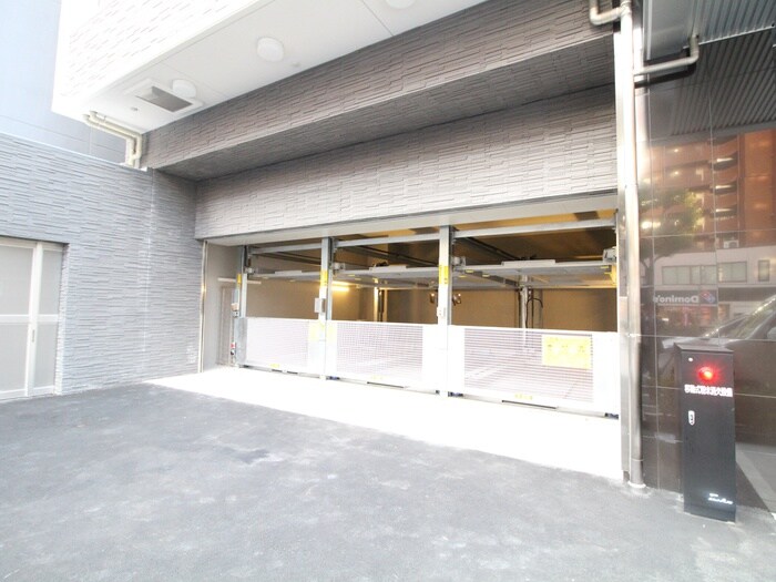 物件外観写真3　(駐車場)