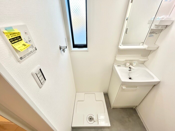 物件内観写真17　(洗濯機置場)