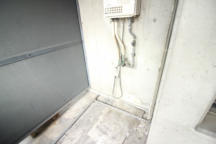 物件内観写真16　(洗濯機置場)