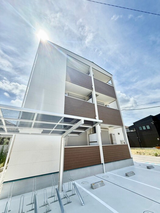 物件外観写真1　(外観写真)