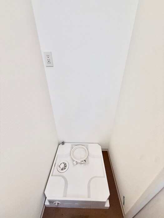 物件内観写真13　(洗濯機置場)