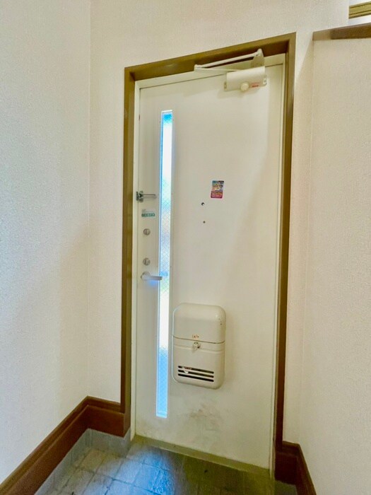 物件内観写真16　(玄関)
