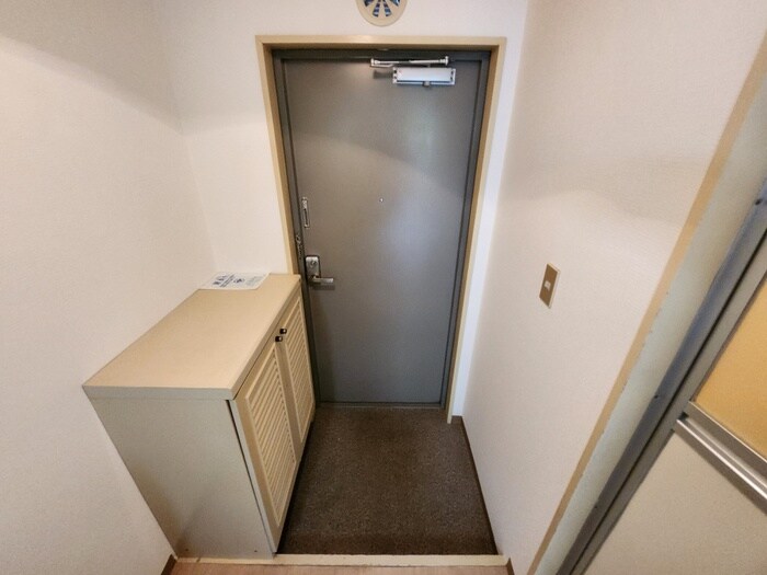 物件内観写真15　(玄関)