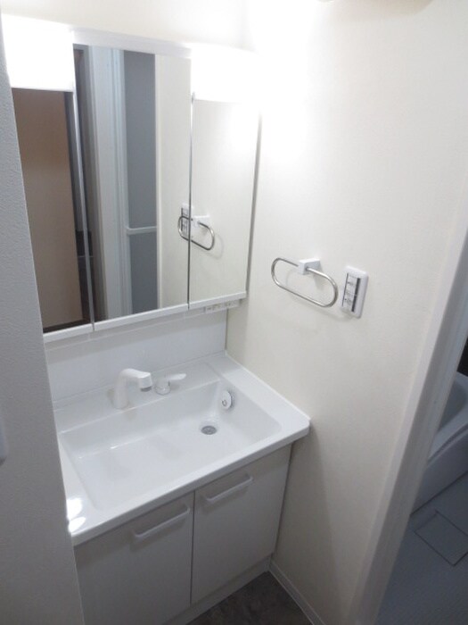 物件内観写真8　(洗面)