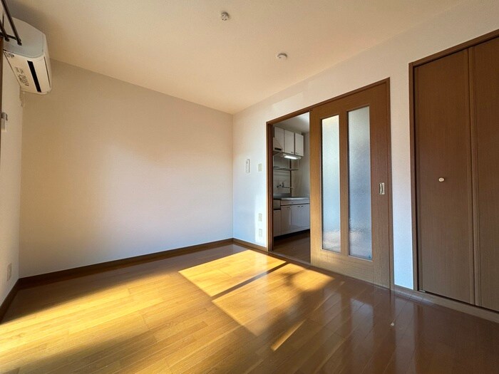 物件内観写真8　(居室)