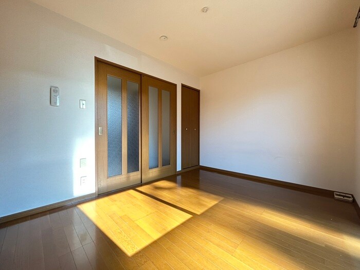 物件内観写真9　(居室)