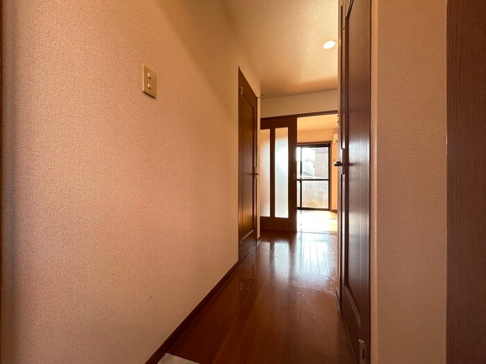 物件内観写真20　(廊下)