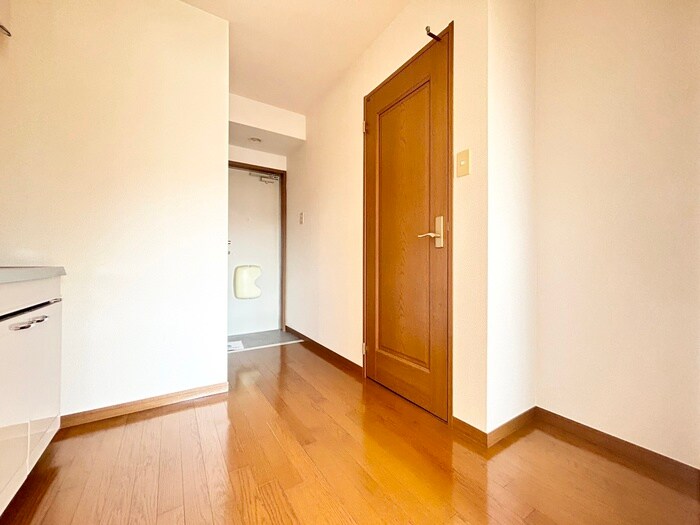 物件内観写真20　(廊下)