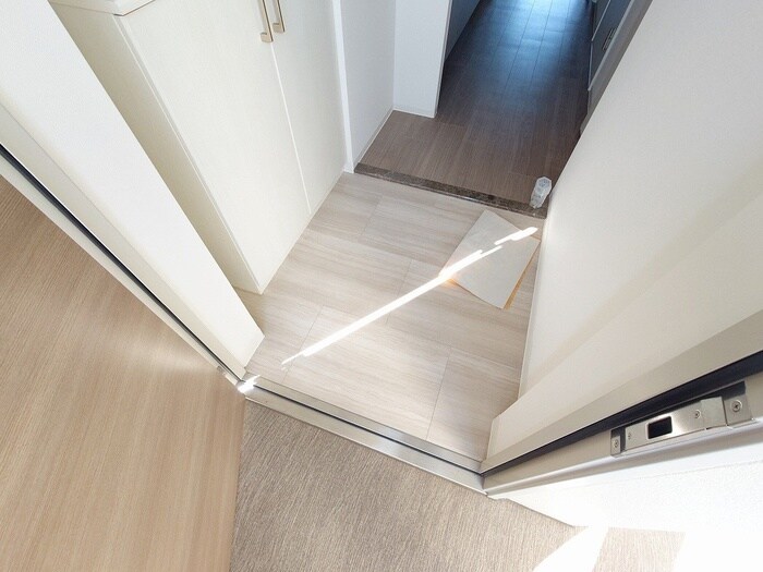 物件内観写真14　(玄関)