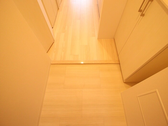 物件内観写真17　(玄関)