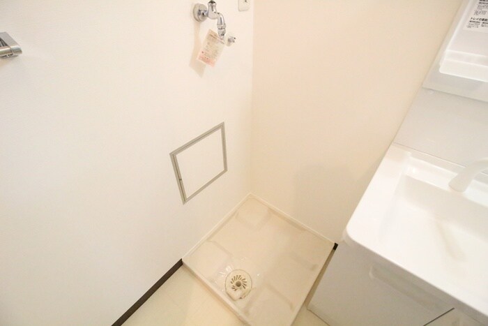 物件内観写真13　(洗濯機置場)