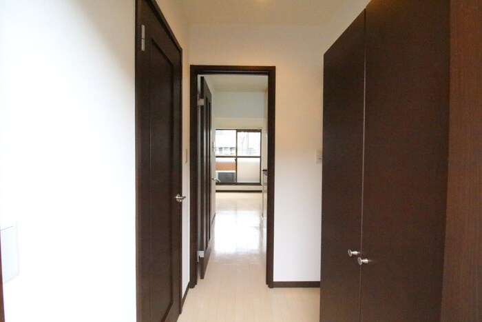 物件内観写真14　(廊下)